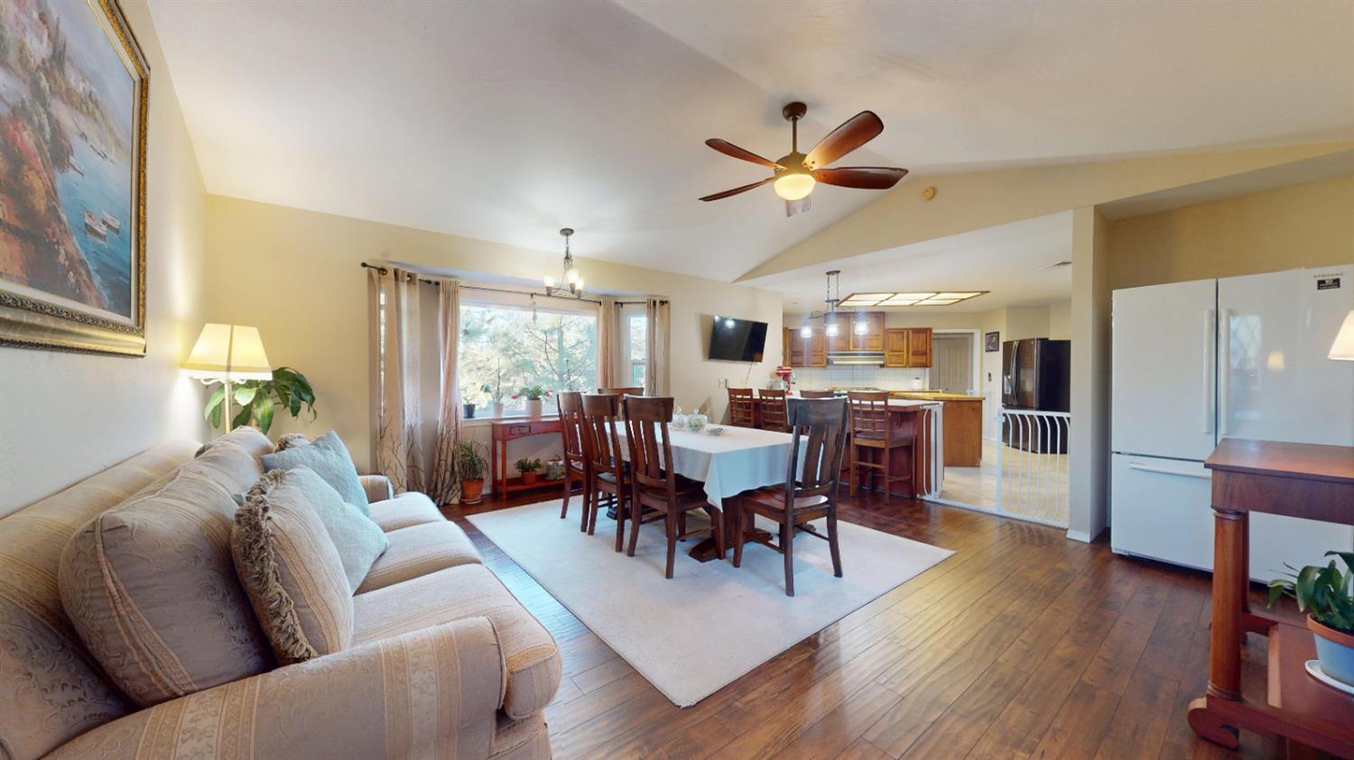 56261 Manzanita Lake Dr, North Fork, CA 93643