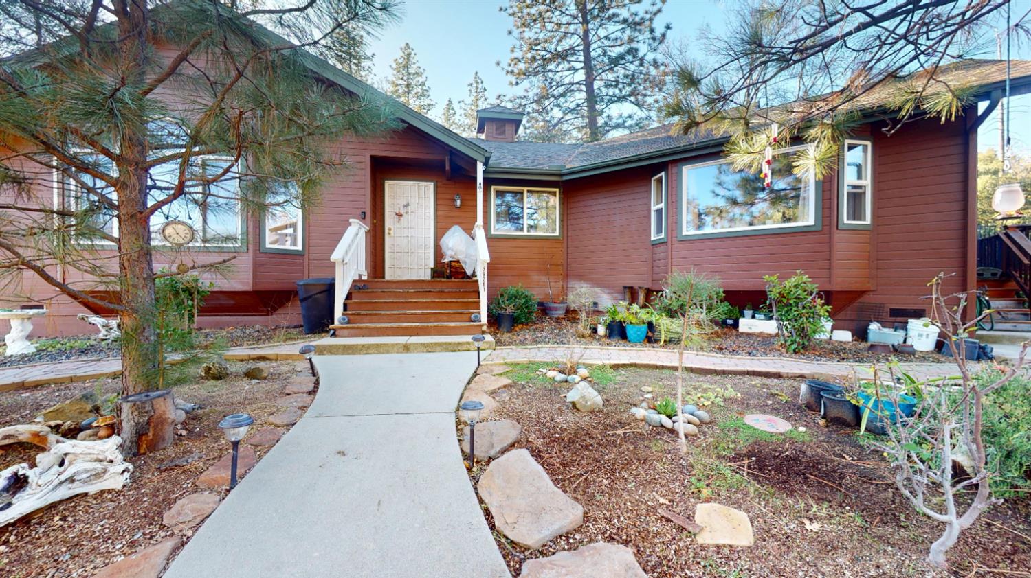 56261 Manzanita Lake Dr, North Fork, CA 93643