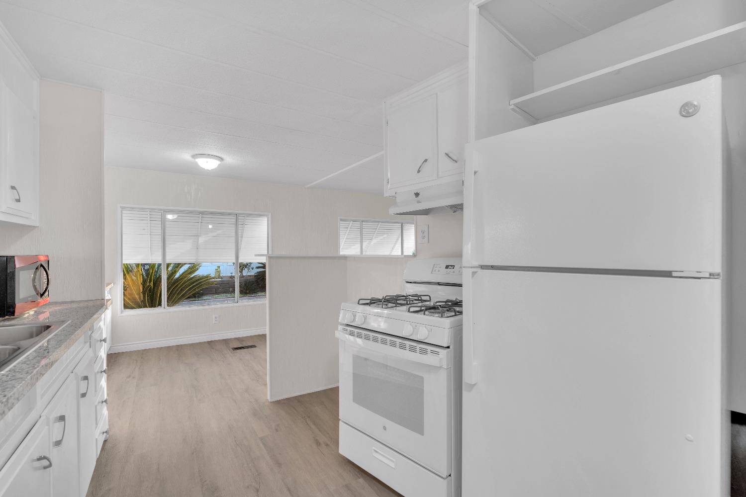 105 W Herndon Ave #112, Pinedale, CA 93650