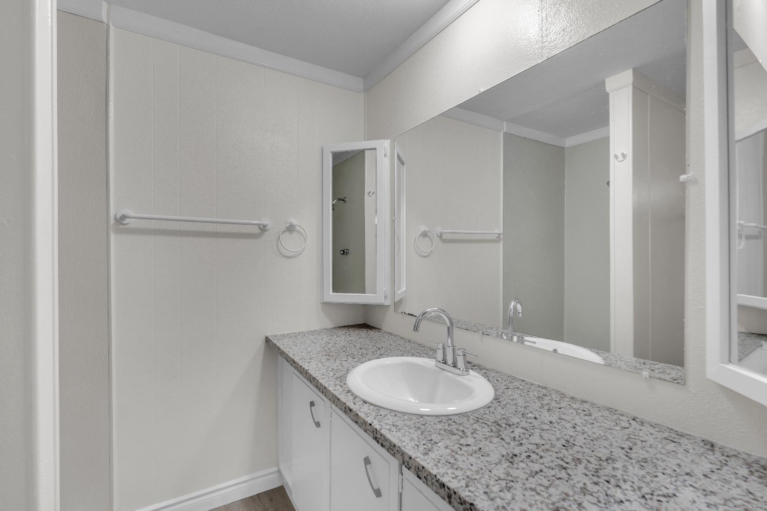 105 W Herndon Ave #112, Pinedale, CA 93650