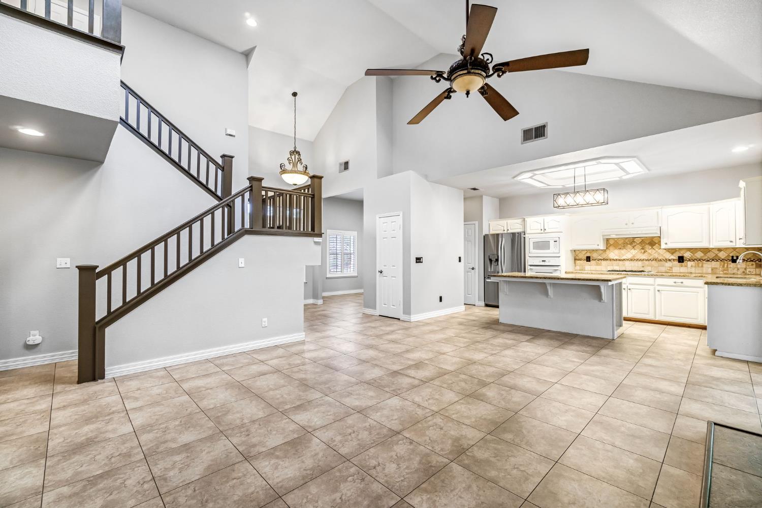 7164 N Mitre Ave, Fresno, CA 93722