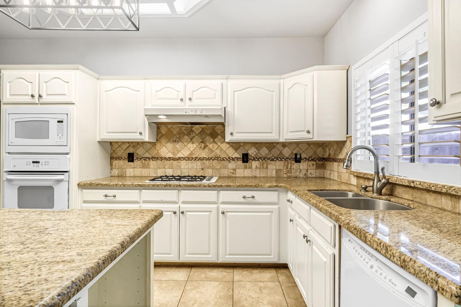 7164 N Mitre Ave, Fresno, CA 93722