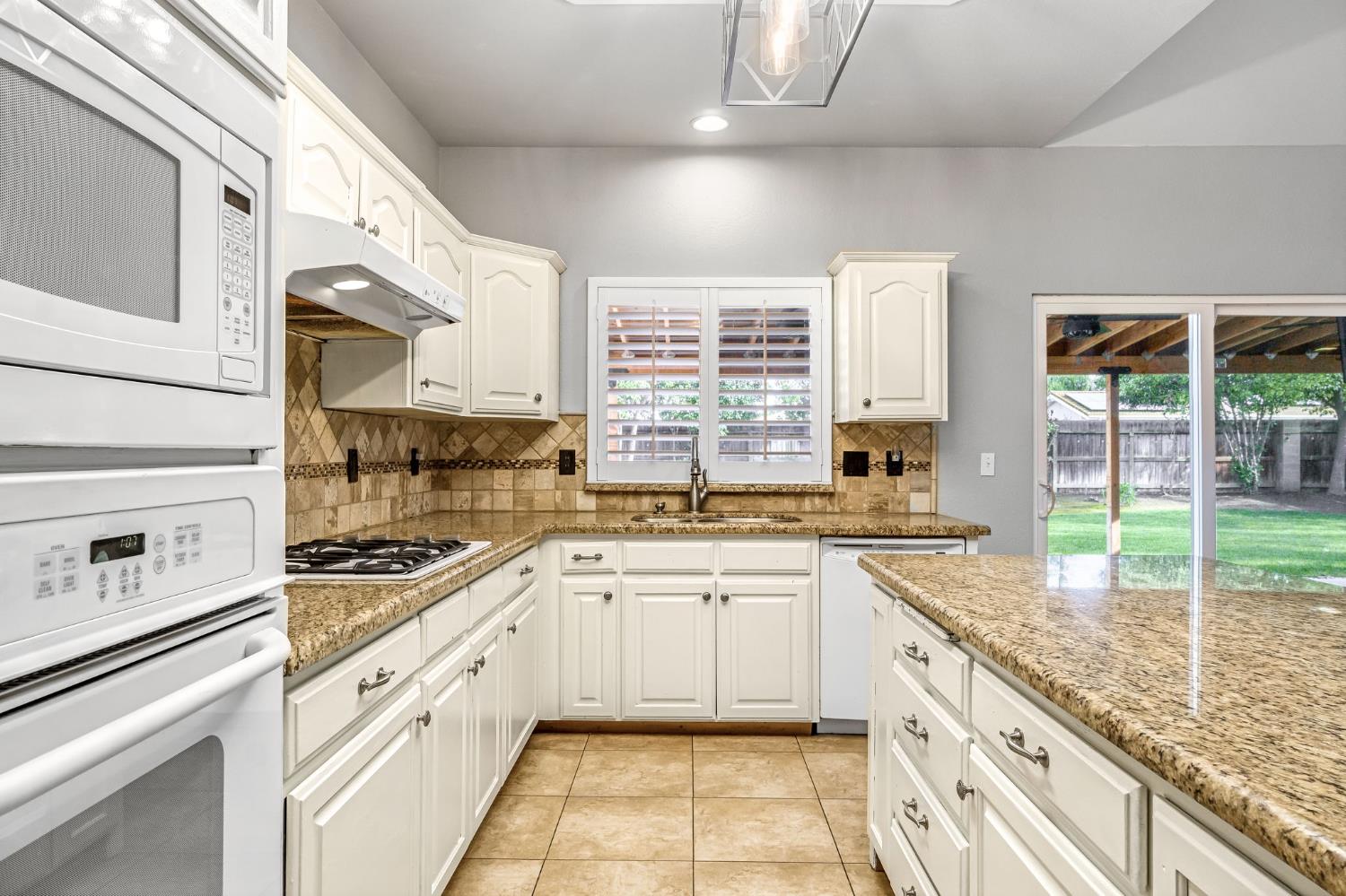 7164 N Mitre Ave, Fresno, CA 93722