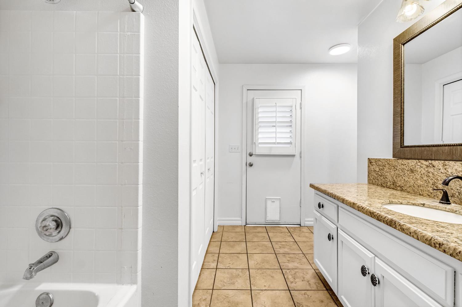 7164 N Mitre Ave, Fresno, CA 93722