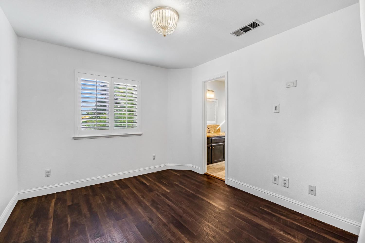 7164 N Mitre Ave, Fresno, CA 93722