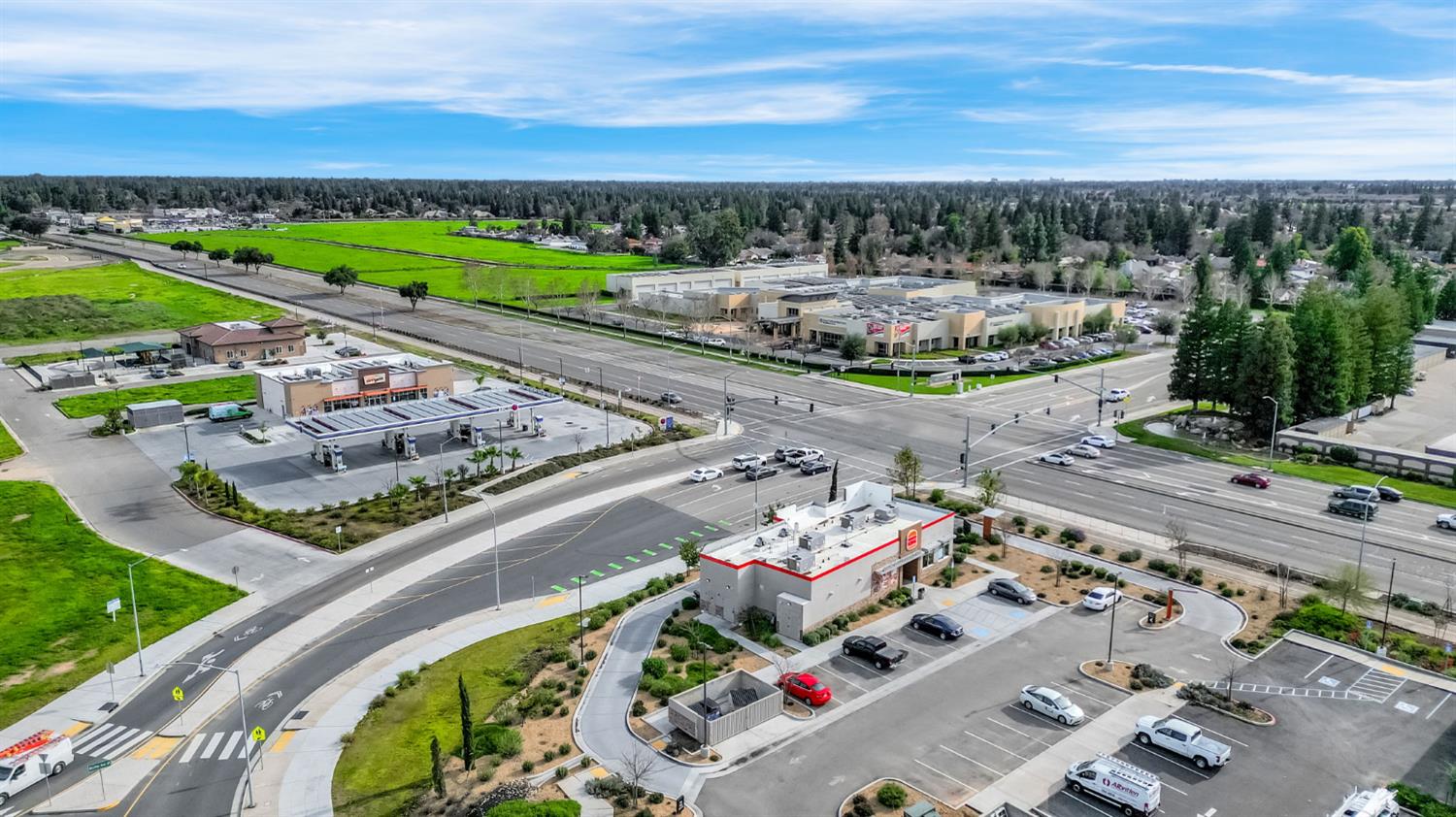 7164 N Mitre Ave, Fresno, CA 93722