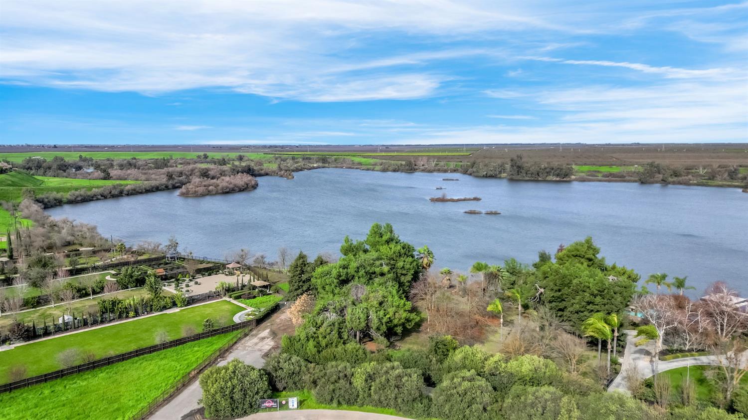 7164 N Mitre Ave, Fresno, CA 93722