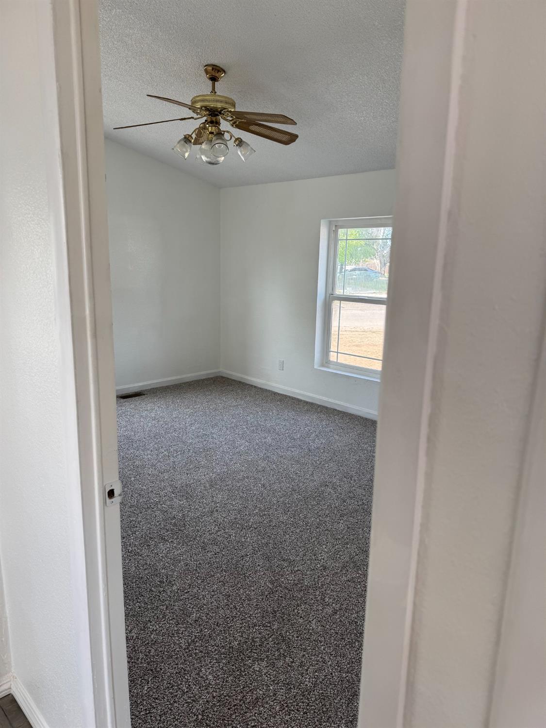 28640 Ward St, Madera, CA 93638