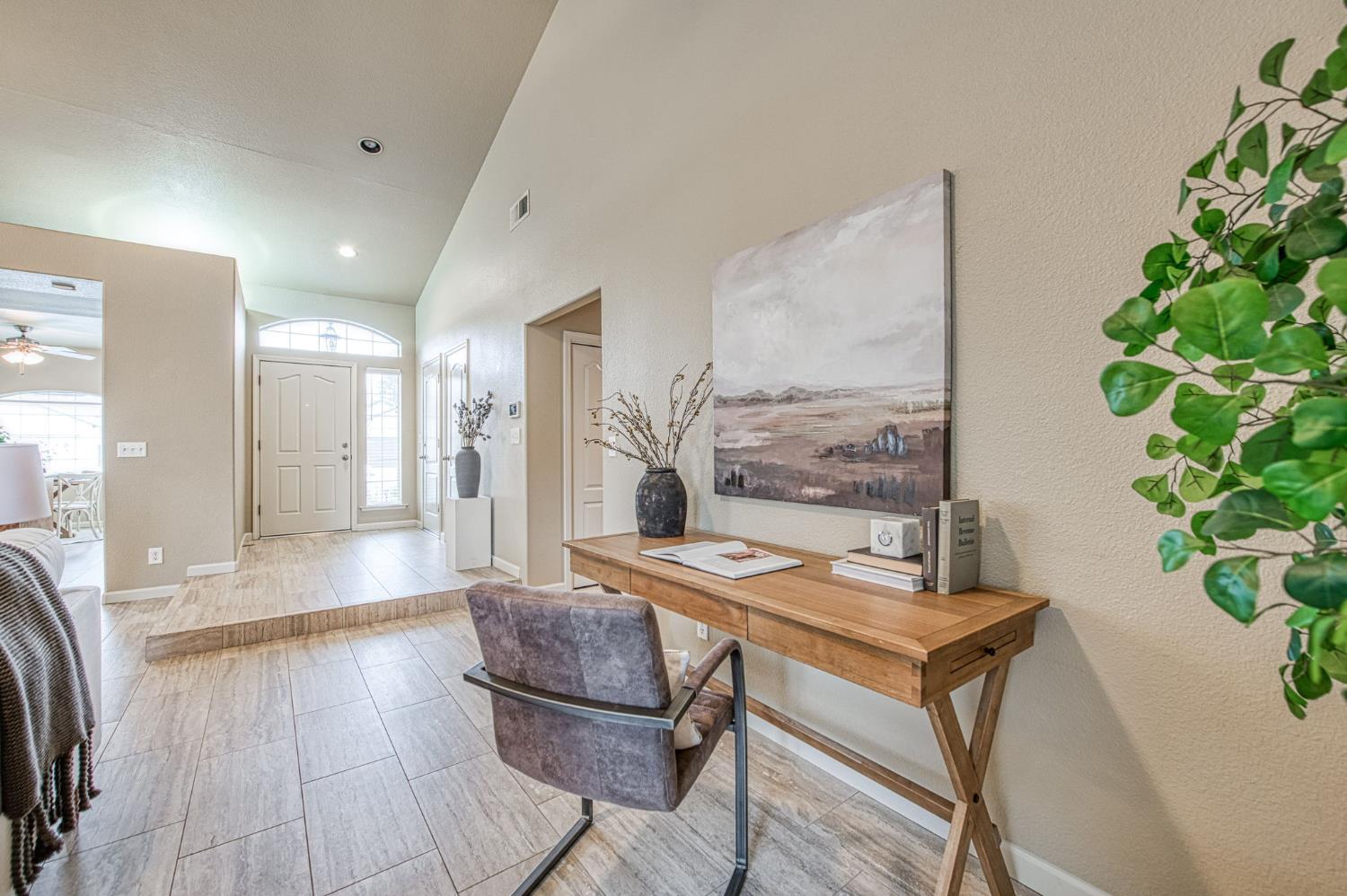 731 Hanson Ave, Clovis, CA 93611