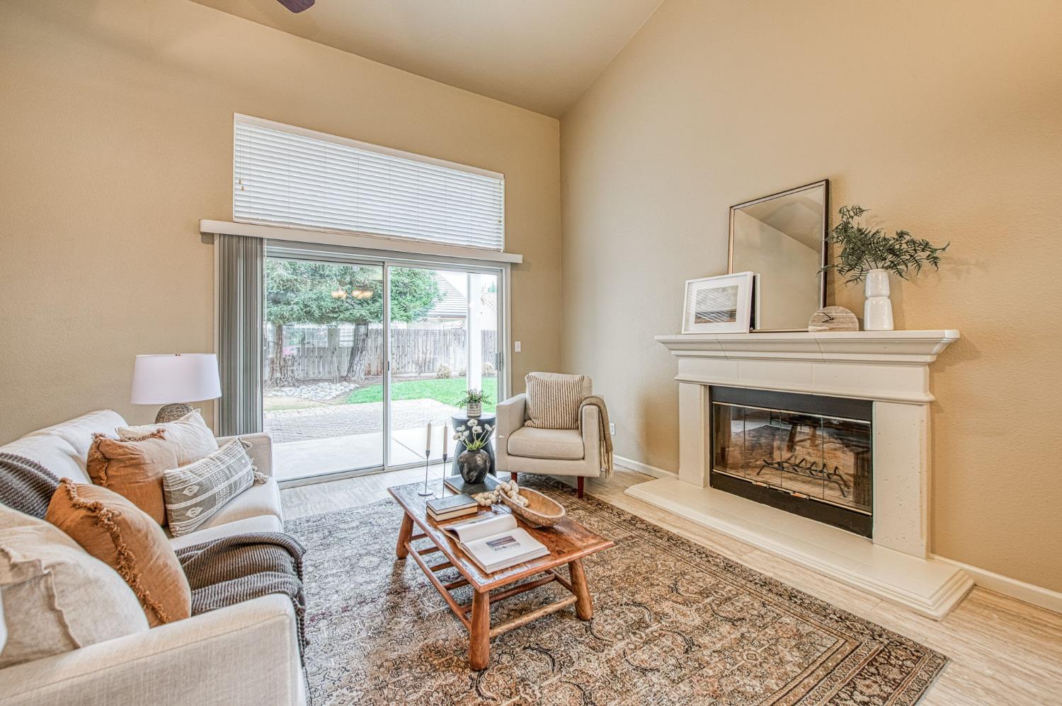 731 Hanson Ave, Clovis, CA 93611