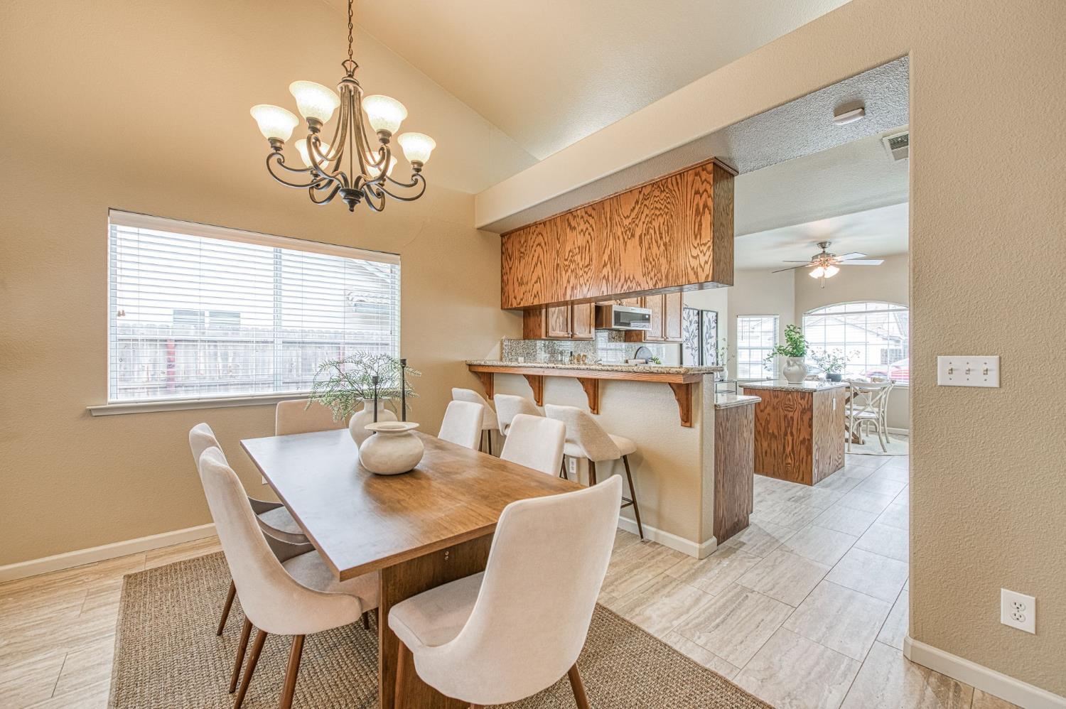 731 Hanson Ave, Clovis, CA 93611