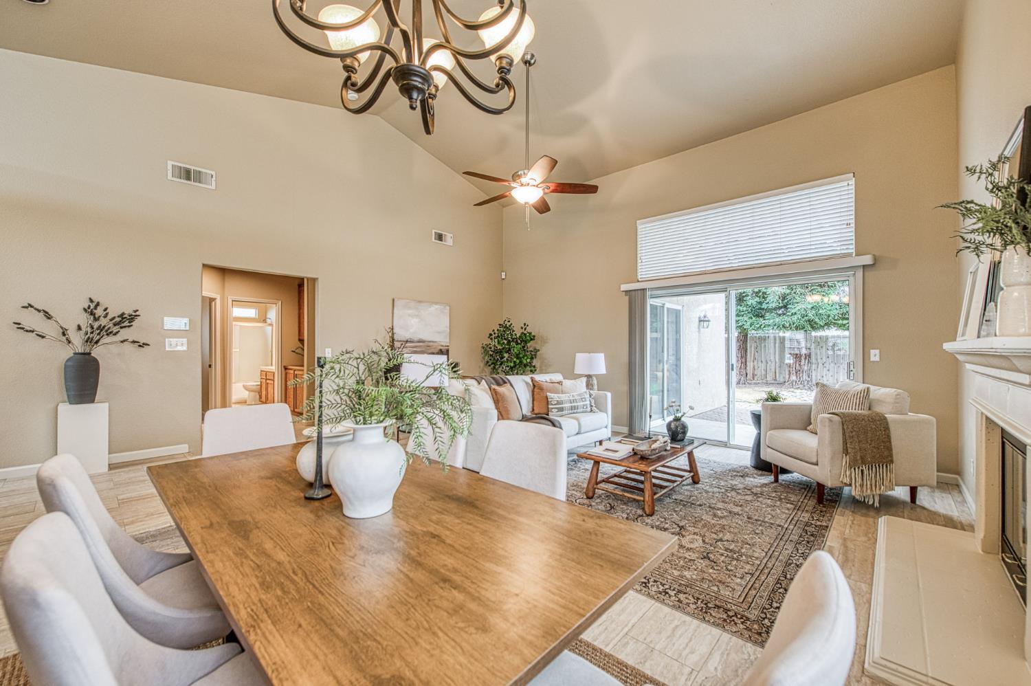 731 Hanson Ave, Clovis, CA 93611