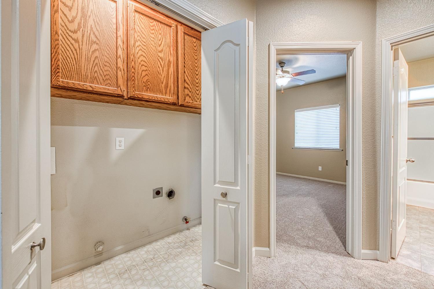 731 Hanson Ave, Clovis, CA 93611