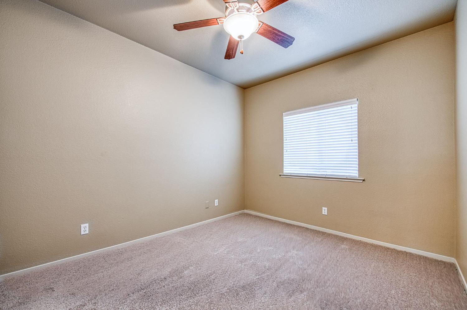 731 Hanson Ave, Clovis, CA 93611