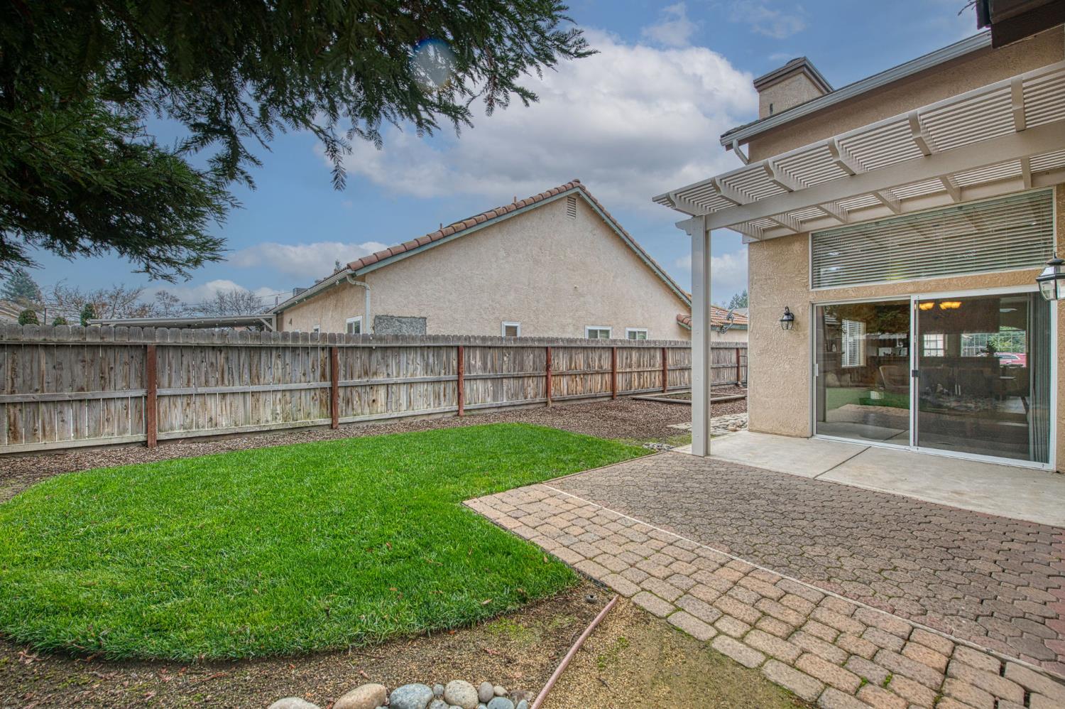 731 Hanson Ave, Clovis, CA 93611