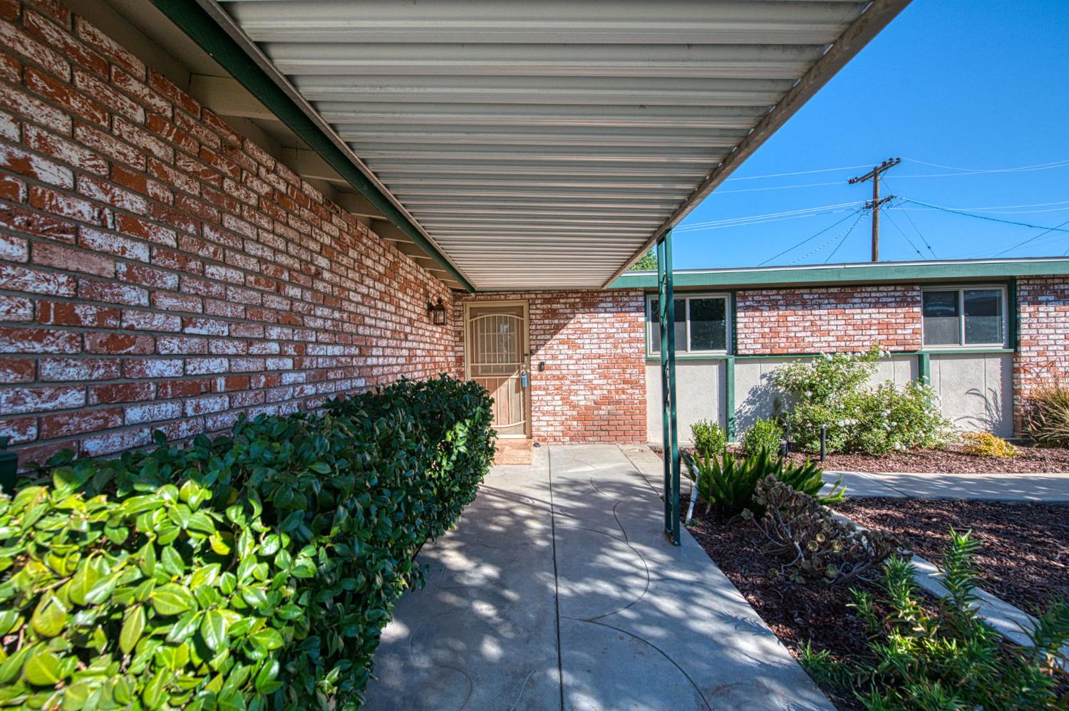 145 Rall Ave, Clovis, CA 93612