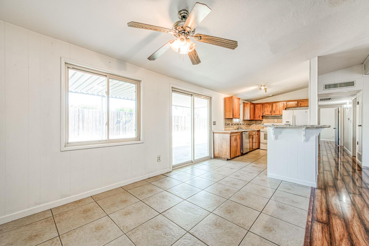 145 Rall Ave, Clovis, CA 93612