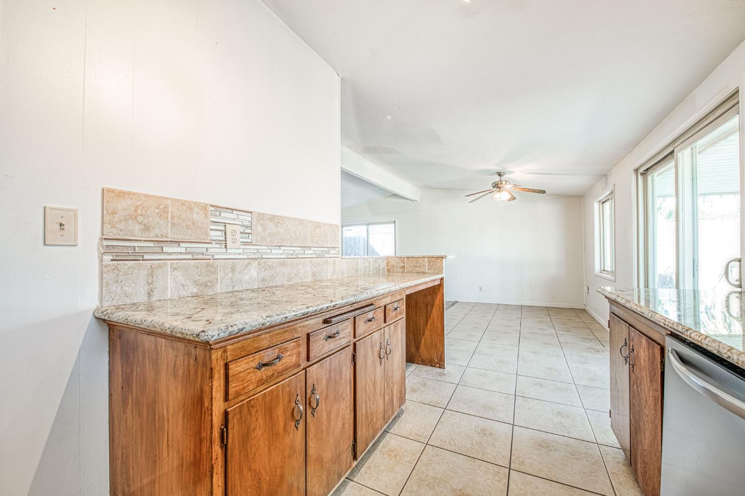 145 Rall Ave, Clovis, CA 93612