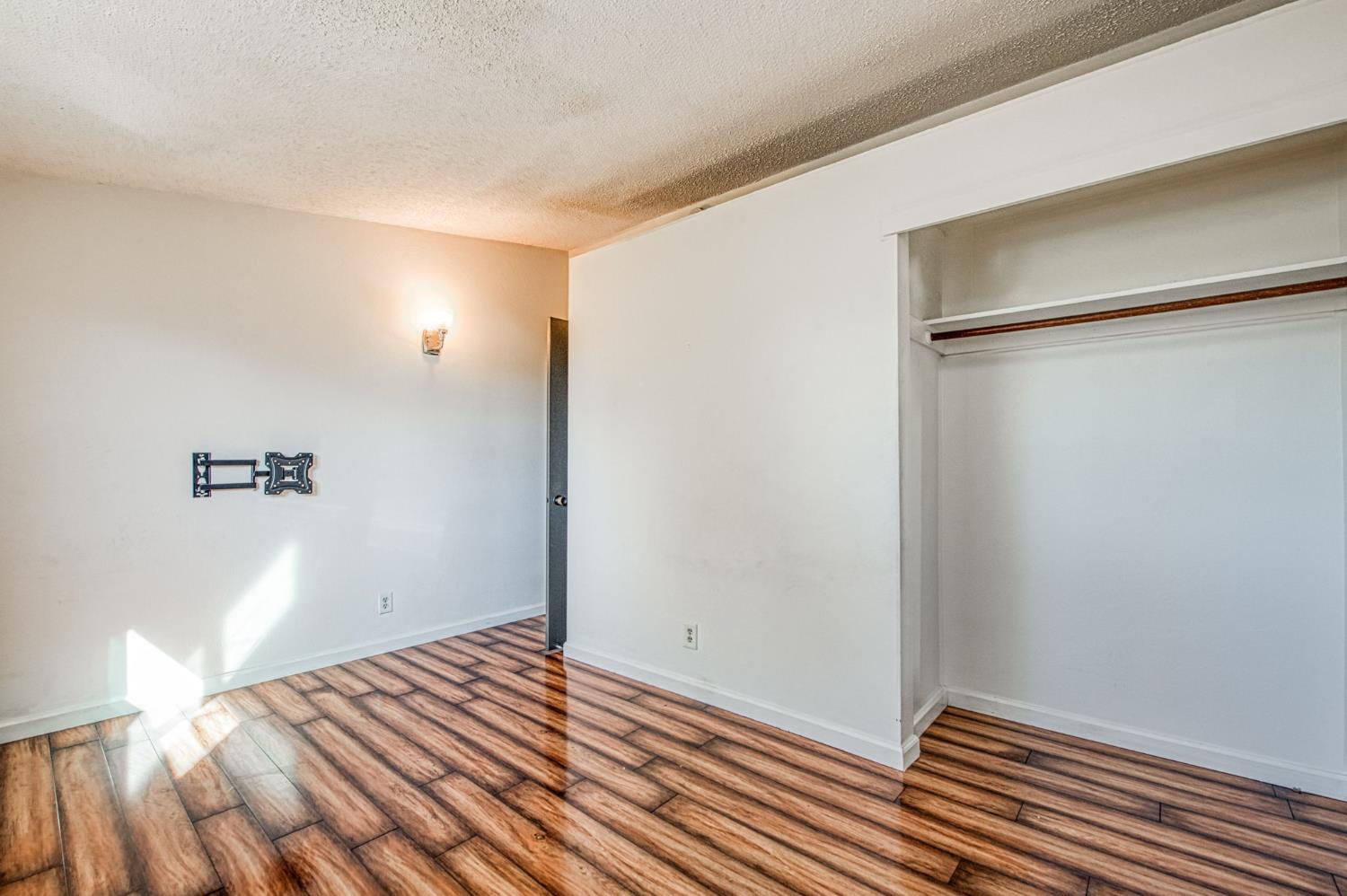 145 Rall Ave, Clovis, CA 93612