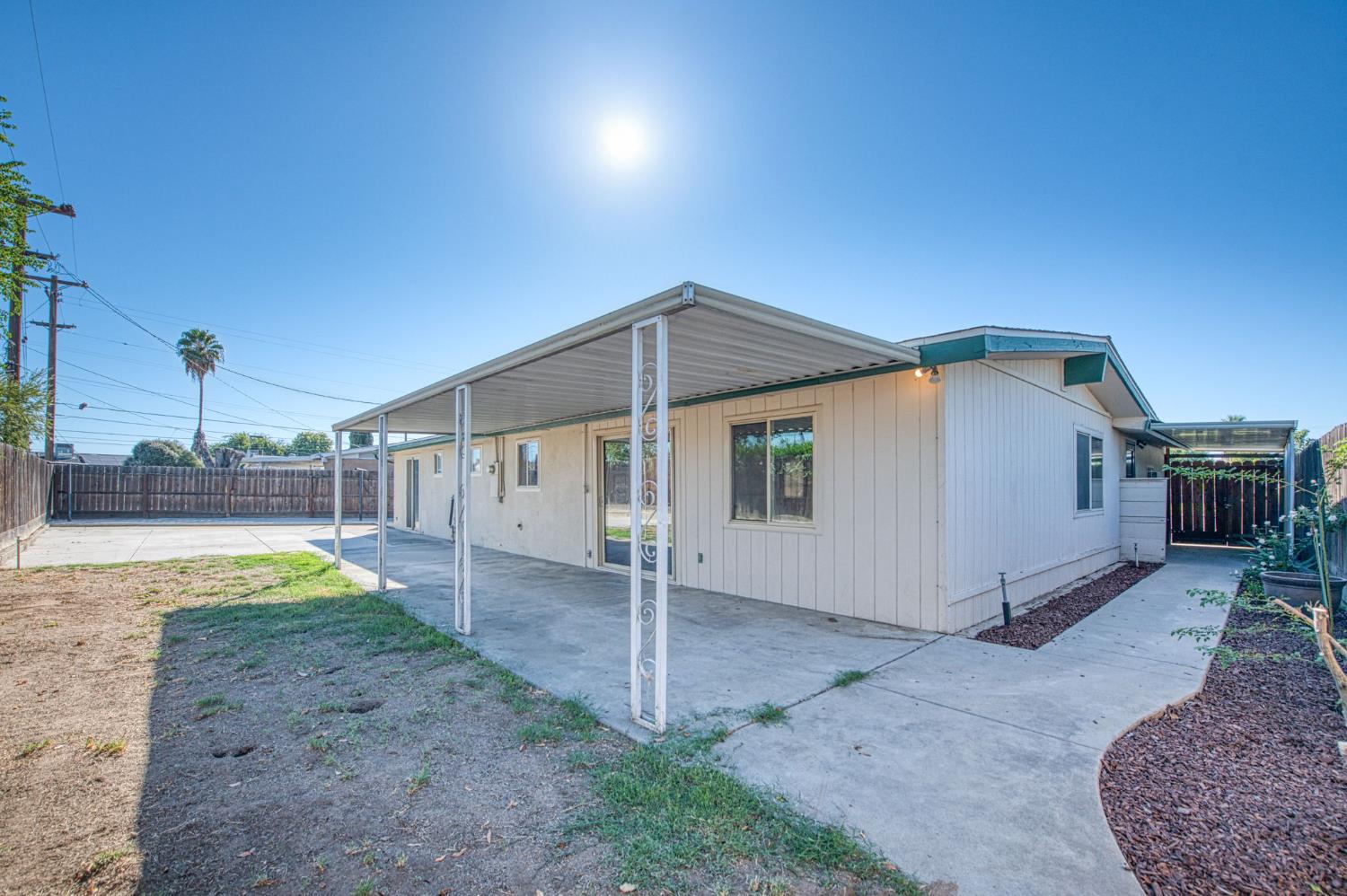 145 Rall Ave, Clovis, CA 93612