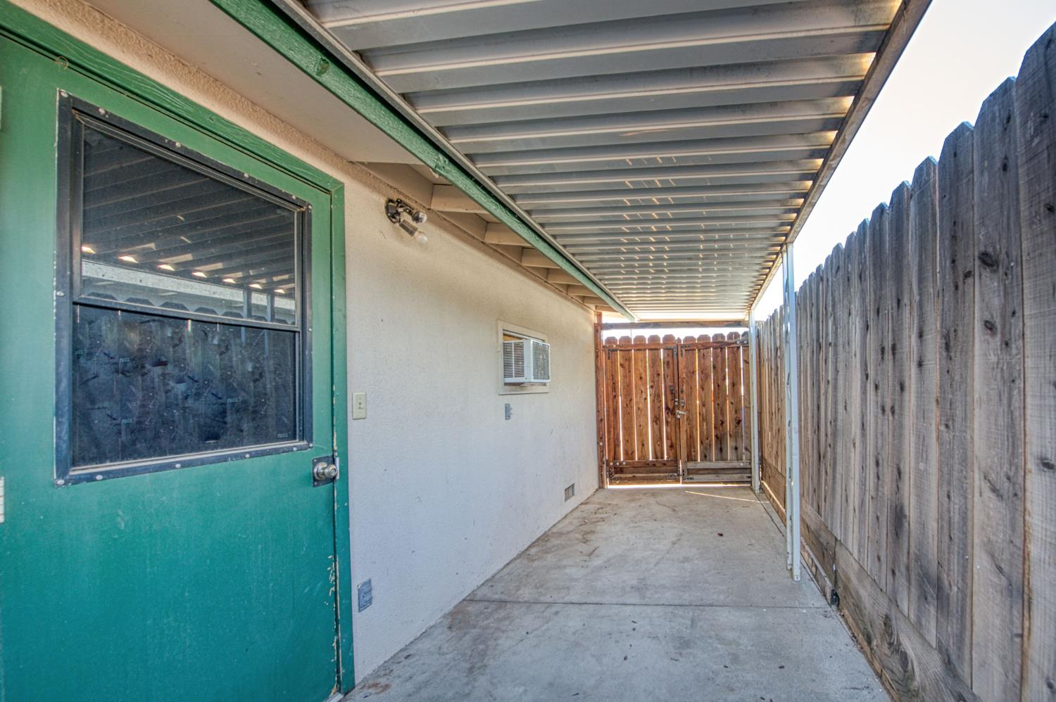 145 Rall Ave, Clovis, CA 93612