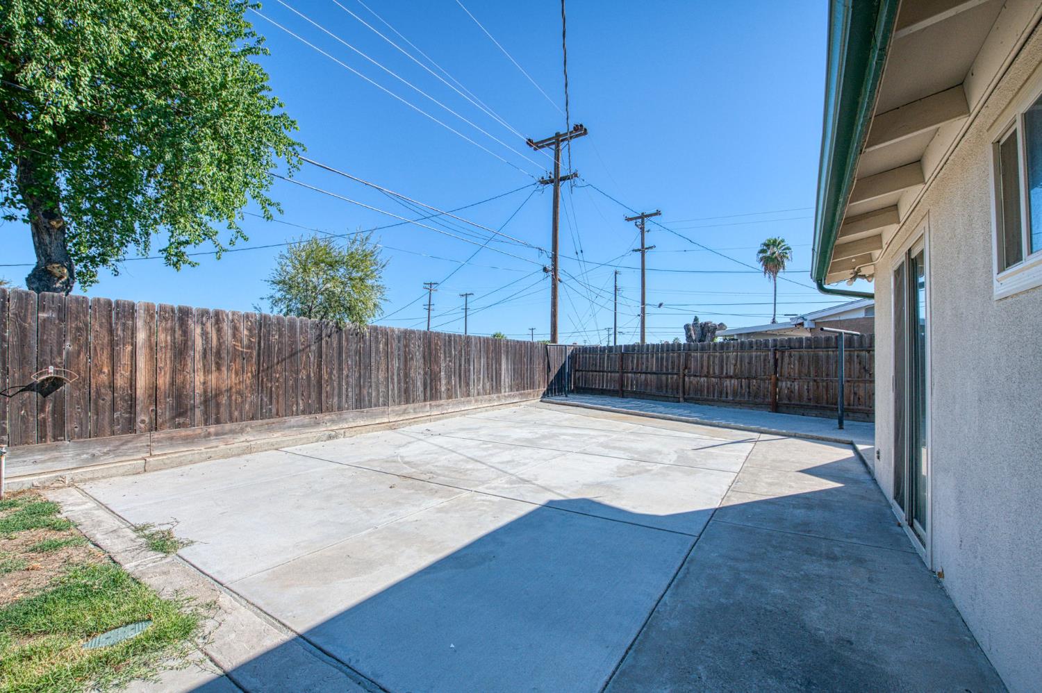 145 Rall Ave, Clovis, CA 93612