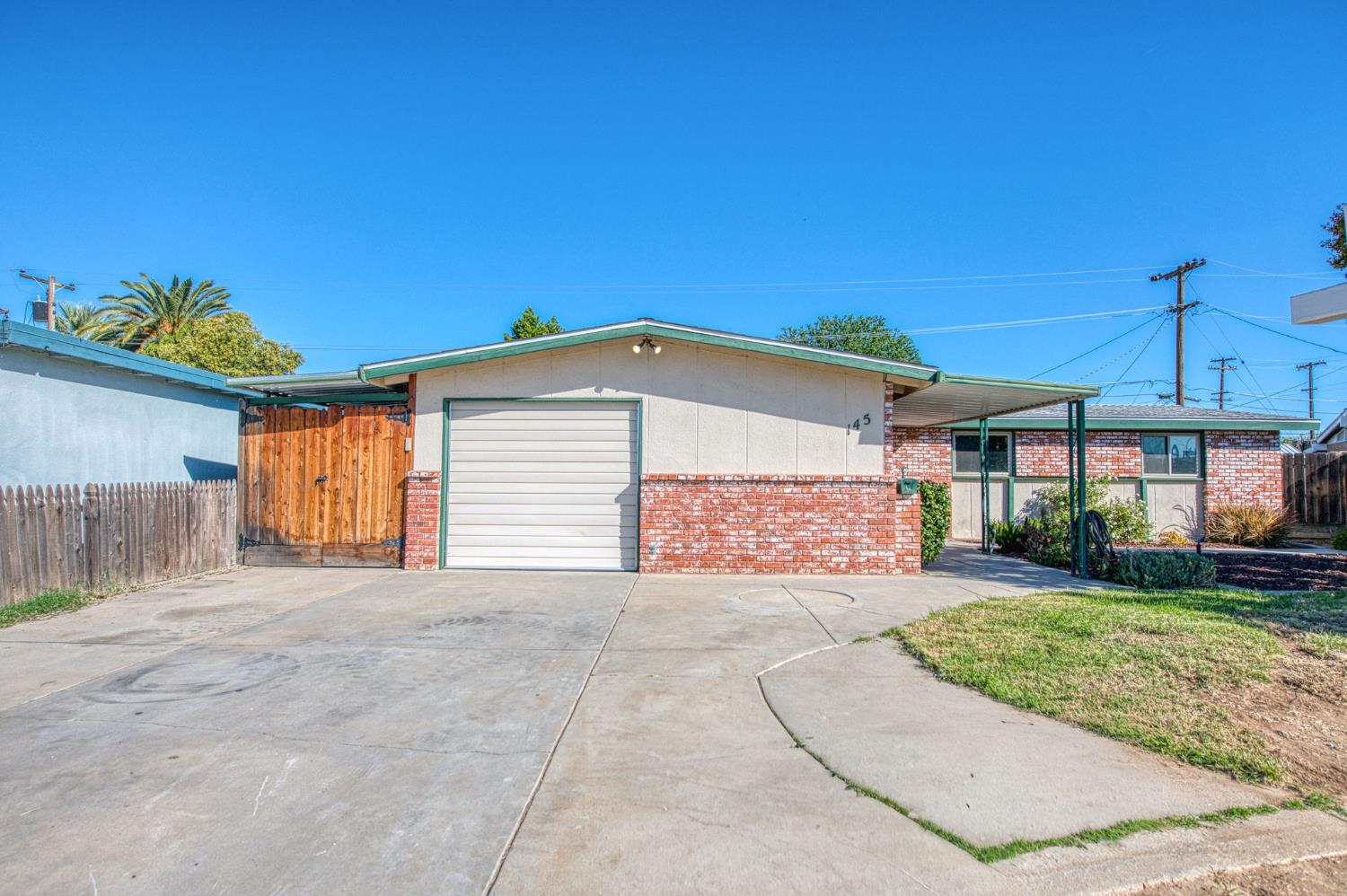 145 Rall Ave, Clovis, CA 93612