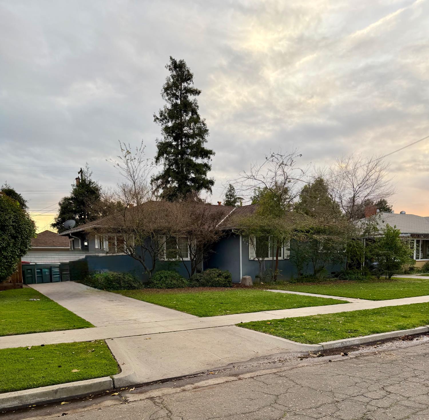 815 W Fedora Ave, Fresno, CA 93705