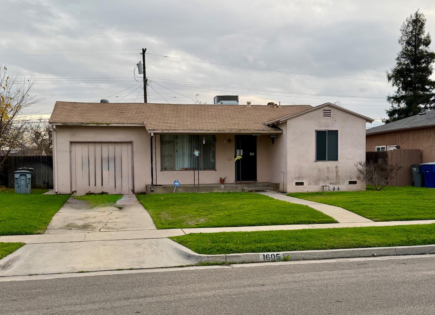1605 W Fedora Ave, Fresno, CA 93705