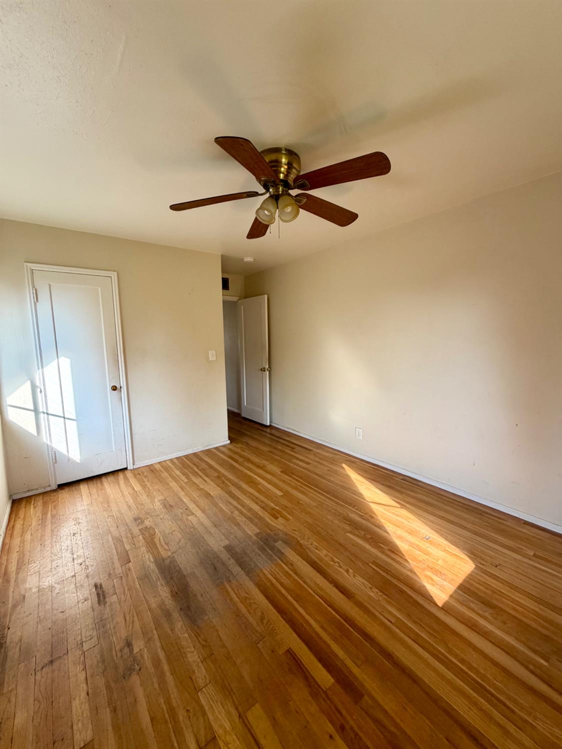 1605 W Fedora Ave, Fresno, CA 93705