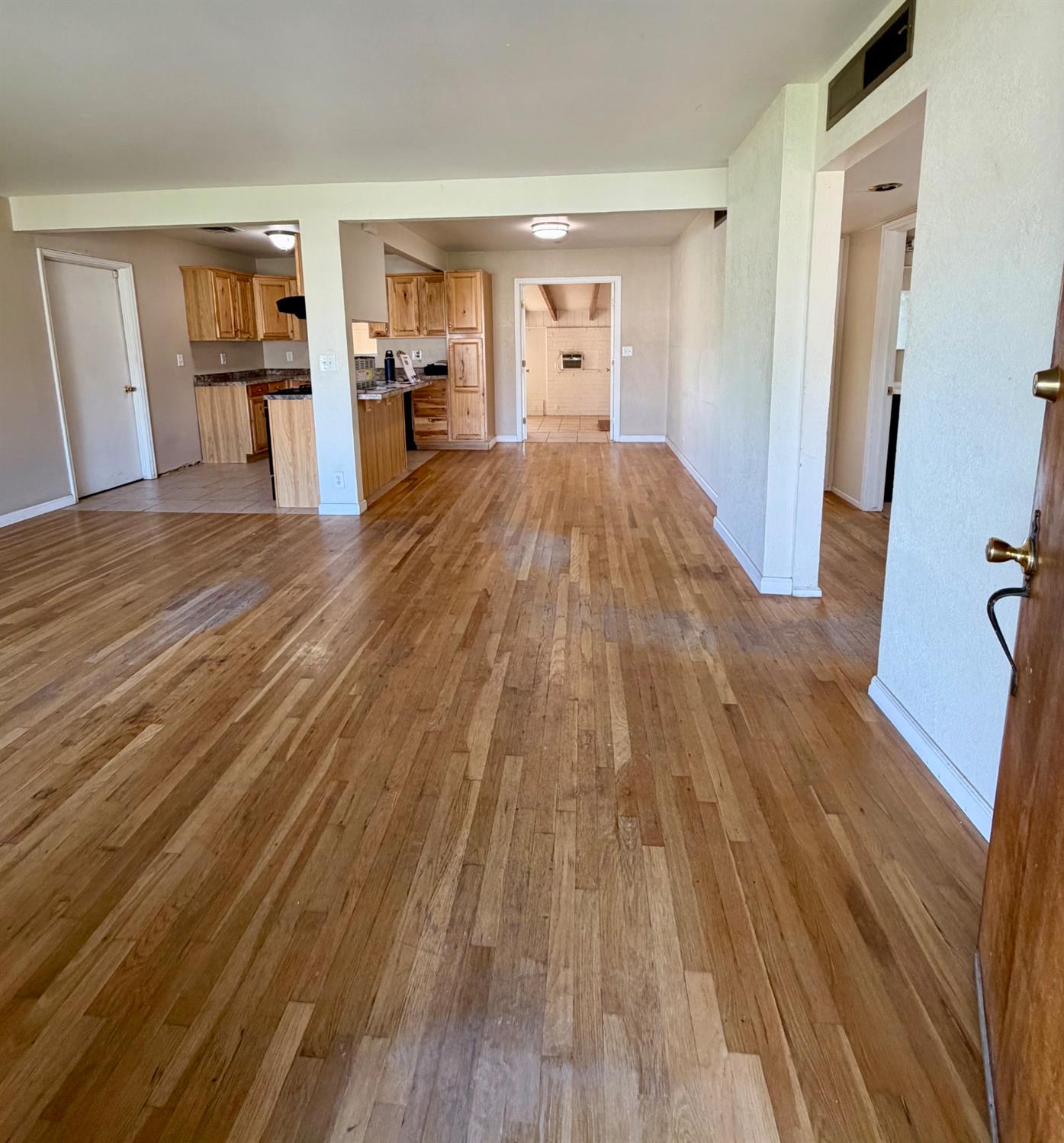 1605 W Fedora Ave, Fresno, CA 93705