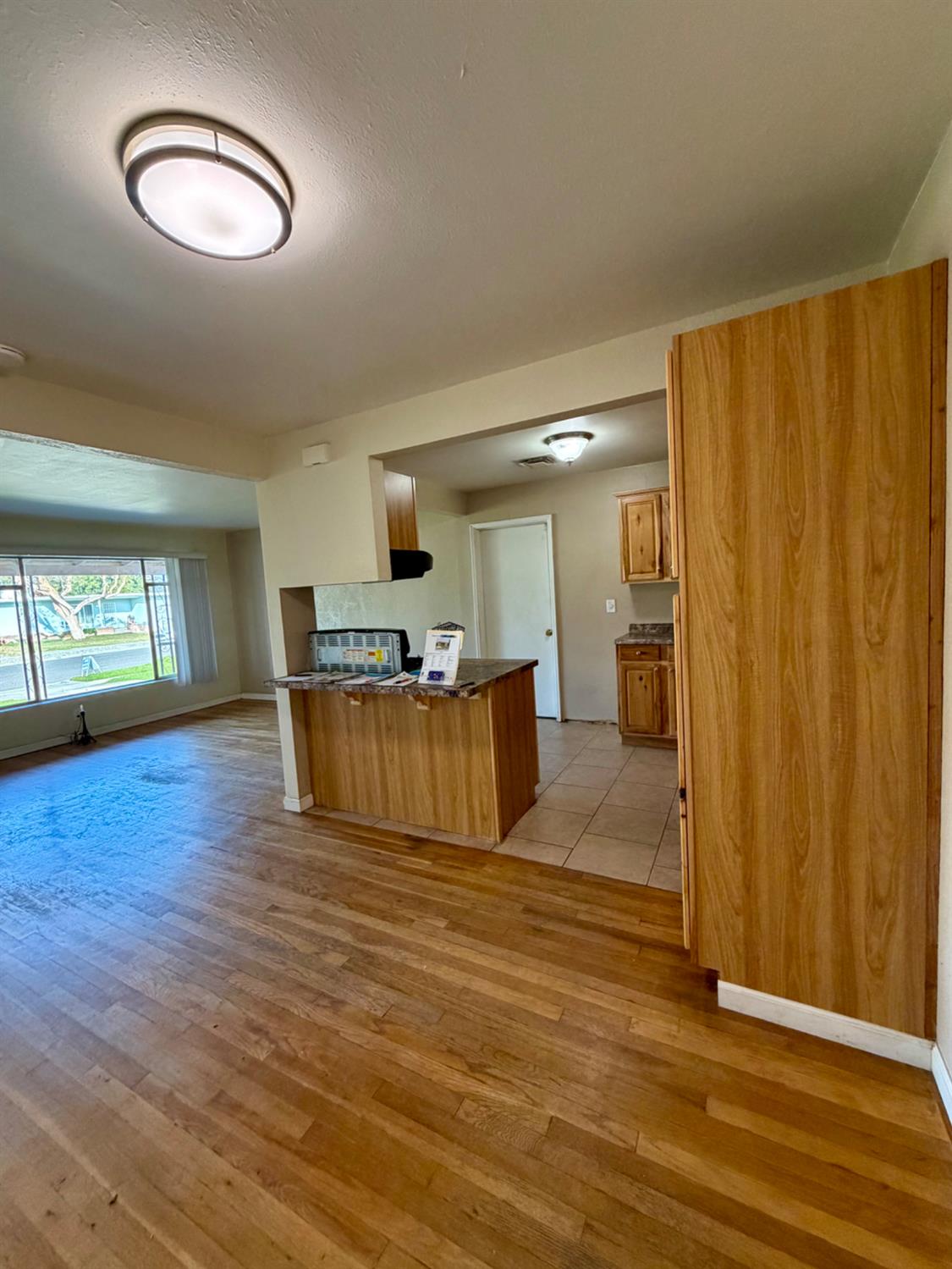 1605 W Fedora Ave, Fresno, CA 93705