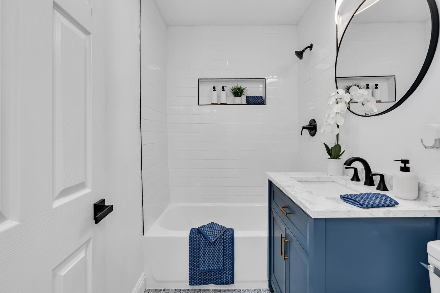 2719 E Norwich Ave, Fresno, CA 93726