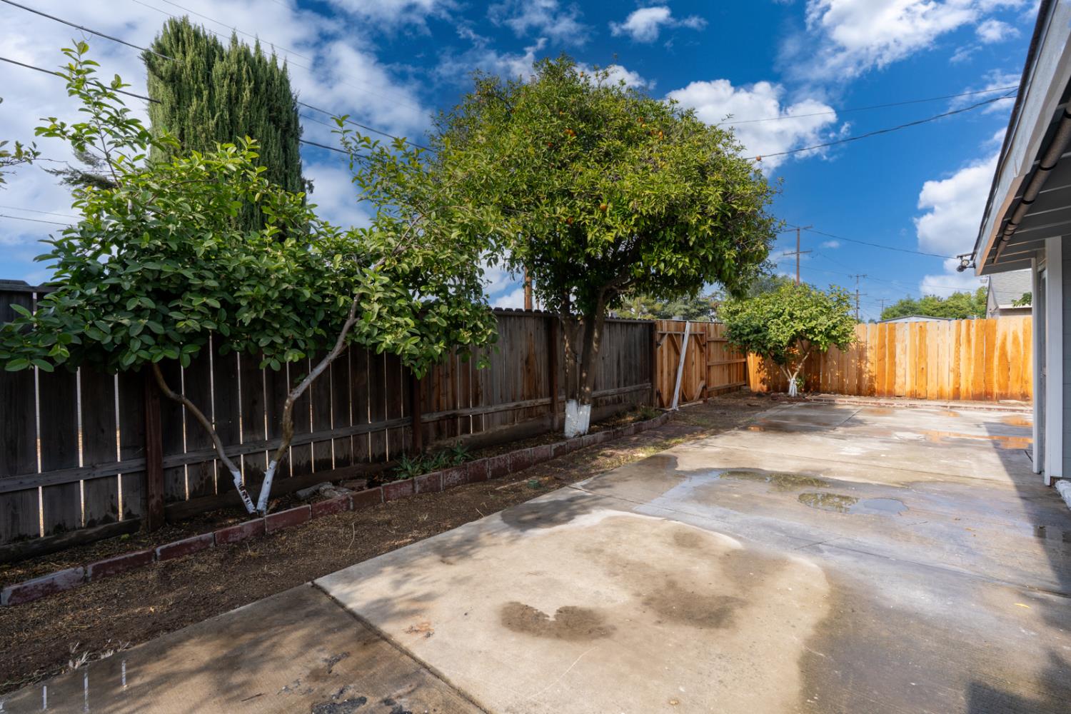 2719 E Norwich Ave, Fresno, CA 93726