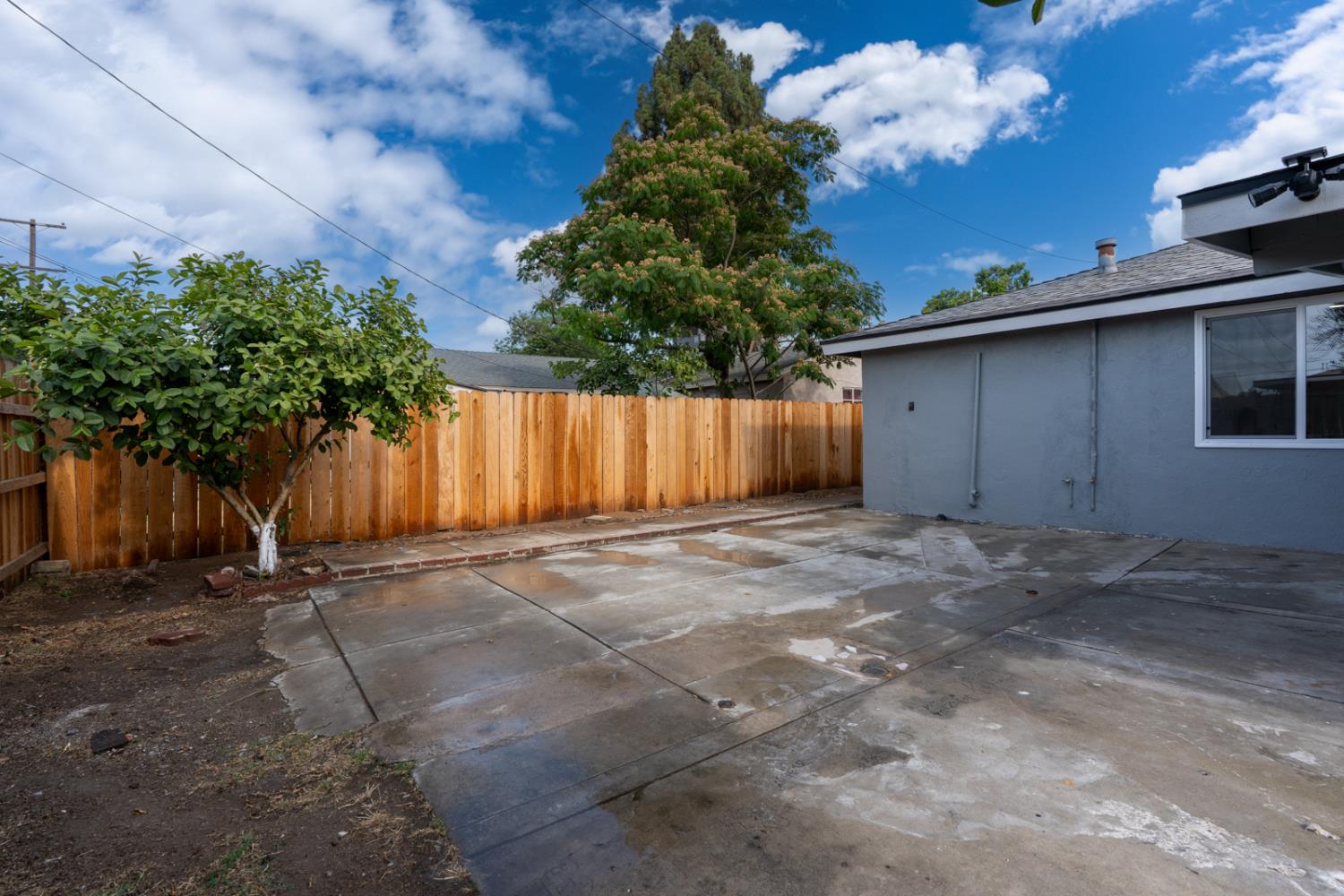 2719 E Norwich Ave, Fresno, CA 93726