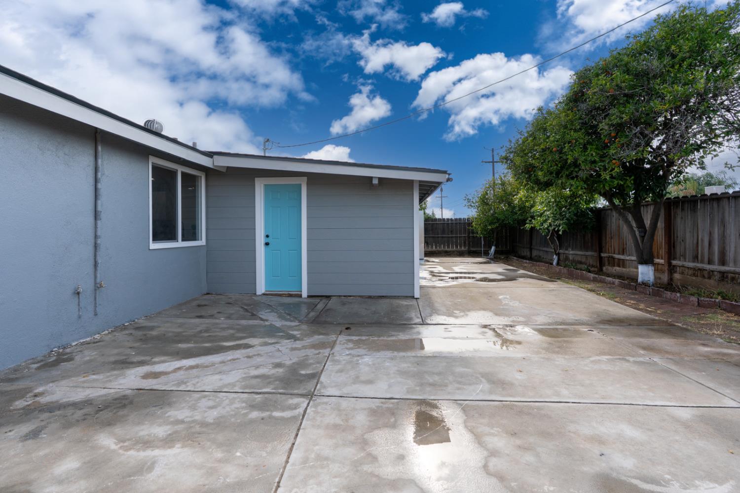 2719 E Norwich Ave, Fresno, CA 93726