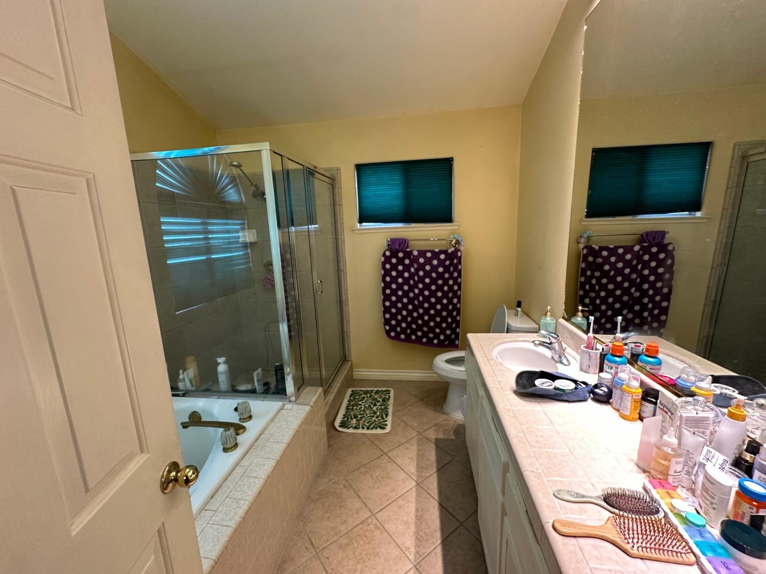 2526 Gibson Ave, Clovis, CA 93611