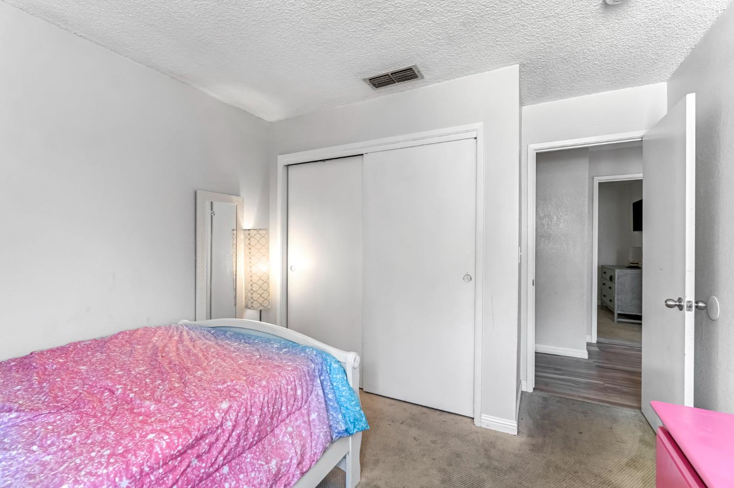 4883 E Geary St, Fresno, CA 93725