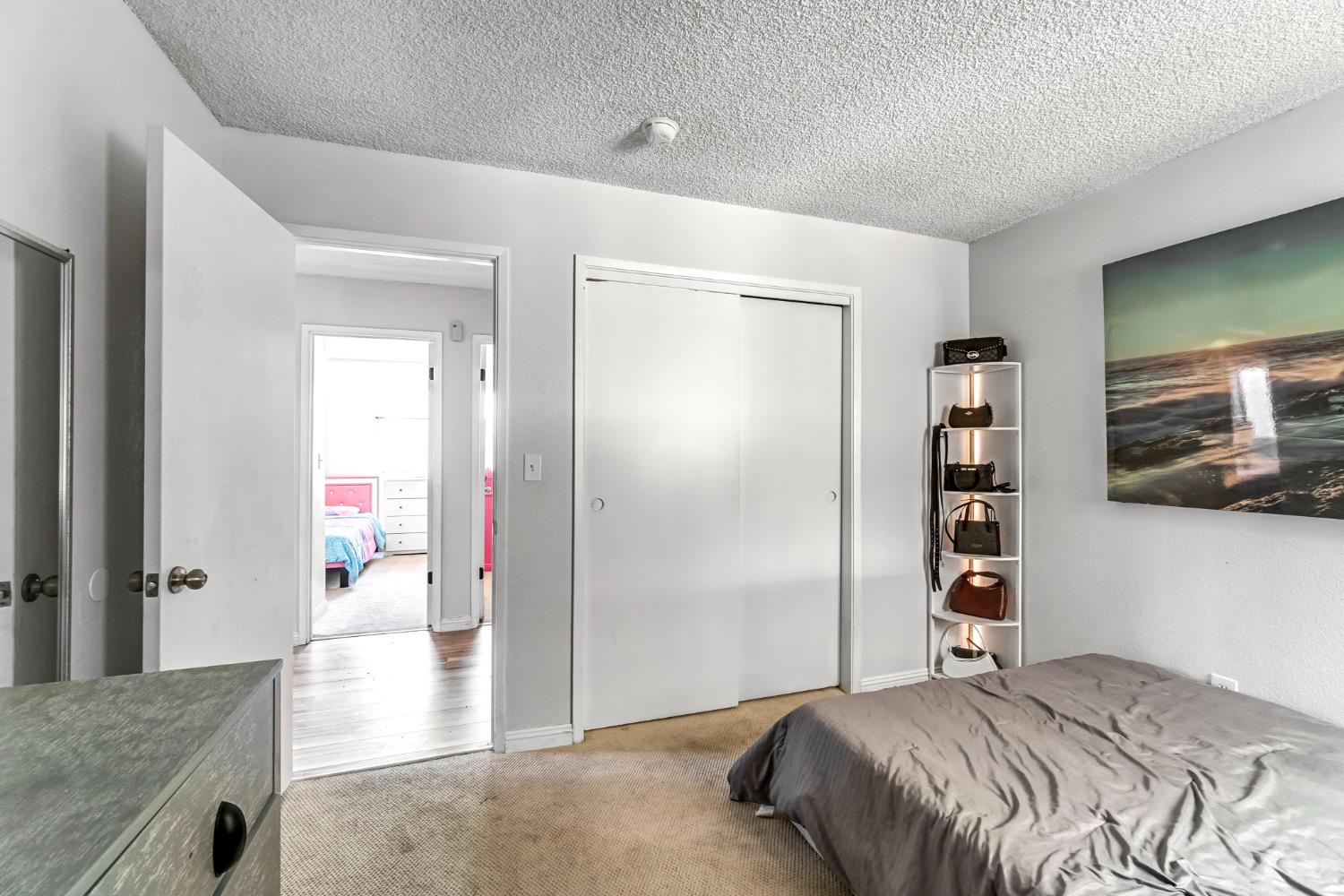 4883 E Geary St, Fresno, CA 93725