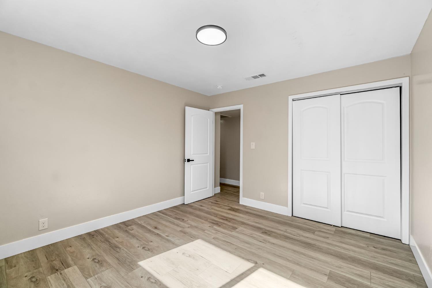 5186 N Callisch Ave, Fresno, CA 93710