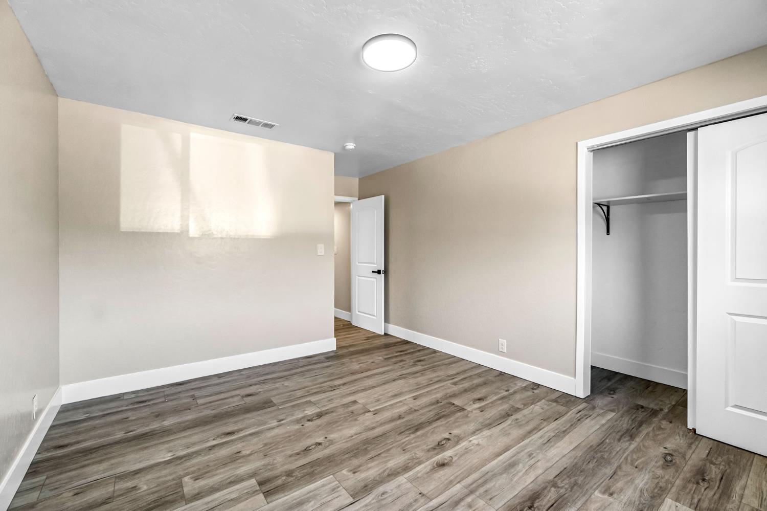 5186 N Callisch Ave, Fresno, CA 93710