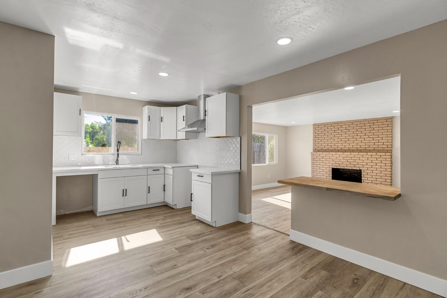 5186 N Callisch Ave, Fresno, CA 93710