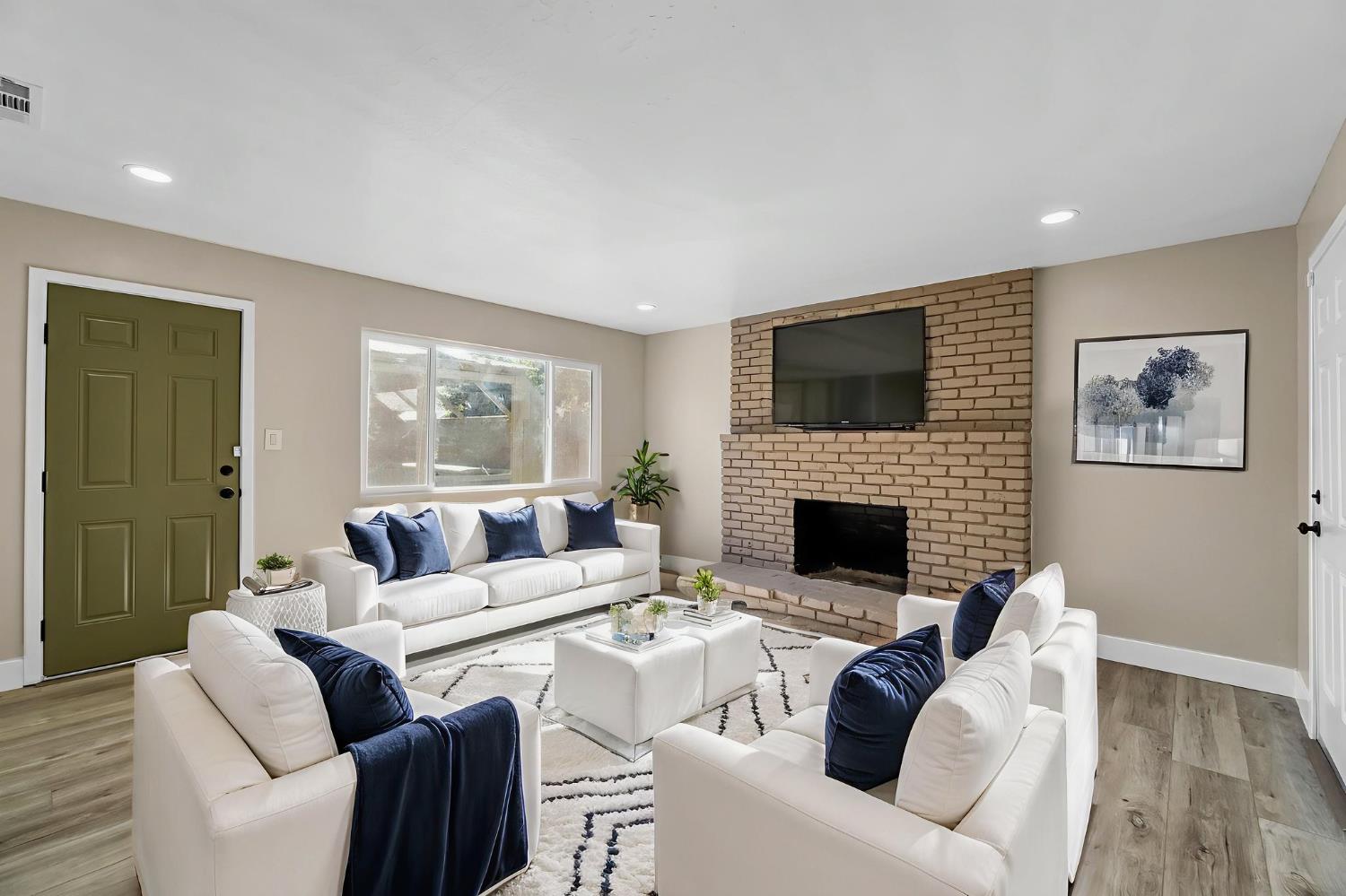 5186 N Callisch Ave, Fresno, CA 93710