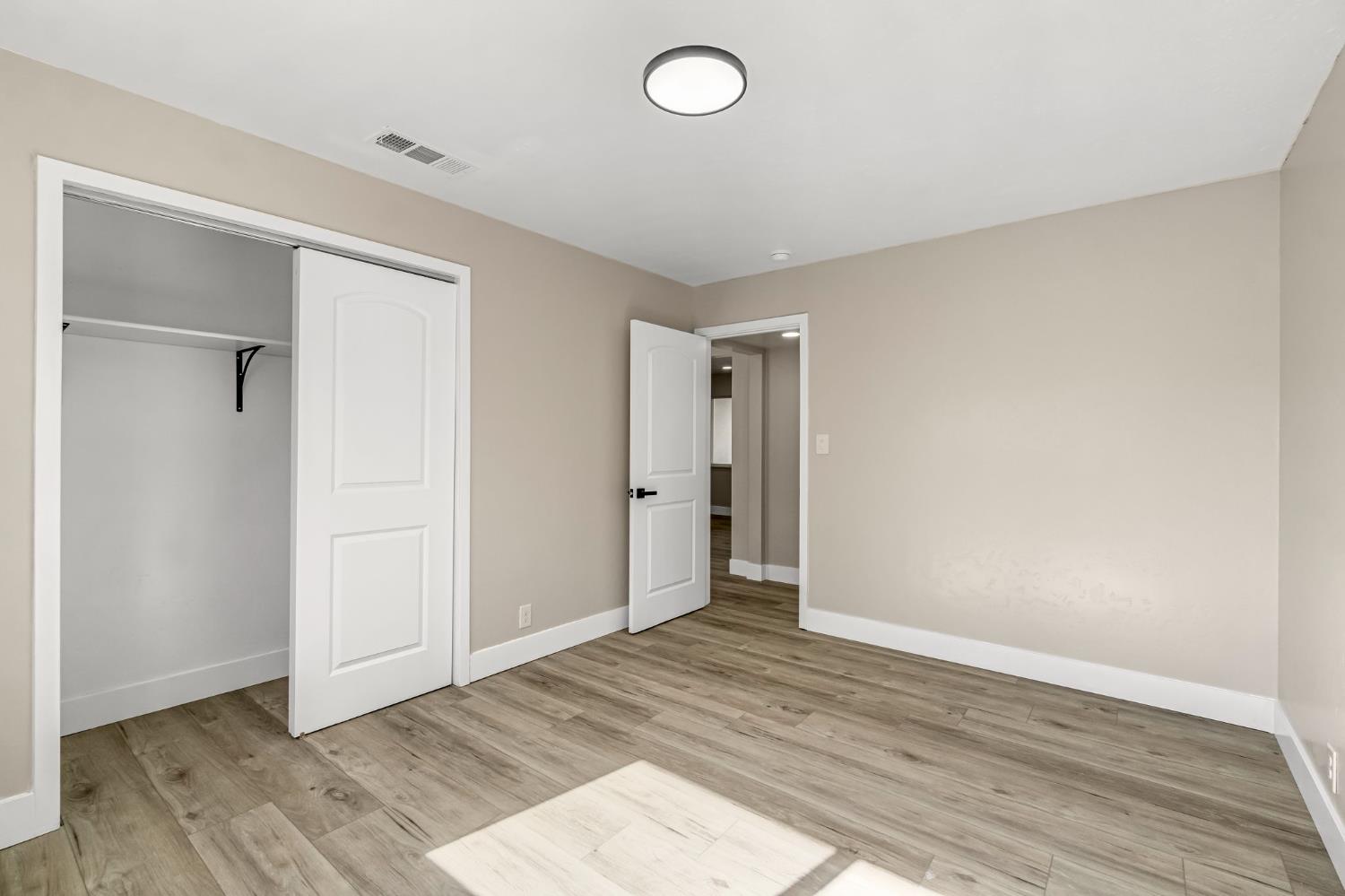 5186 N Callisch Ave, Fresno, CA 93710