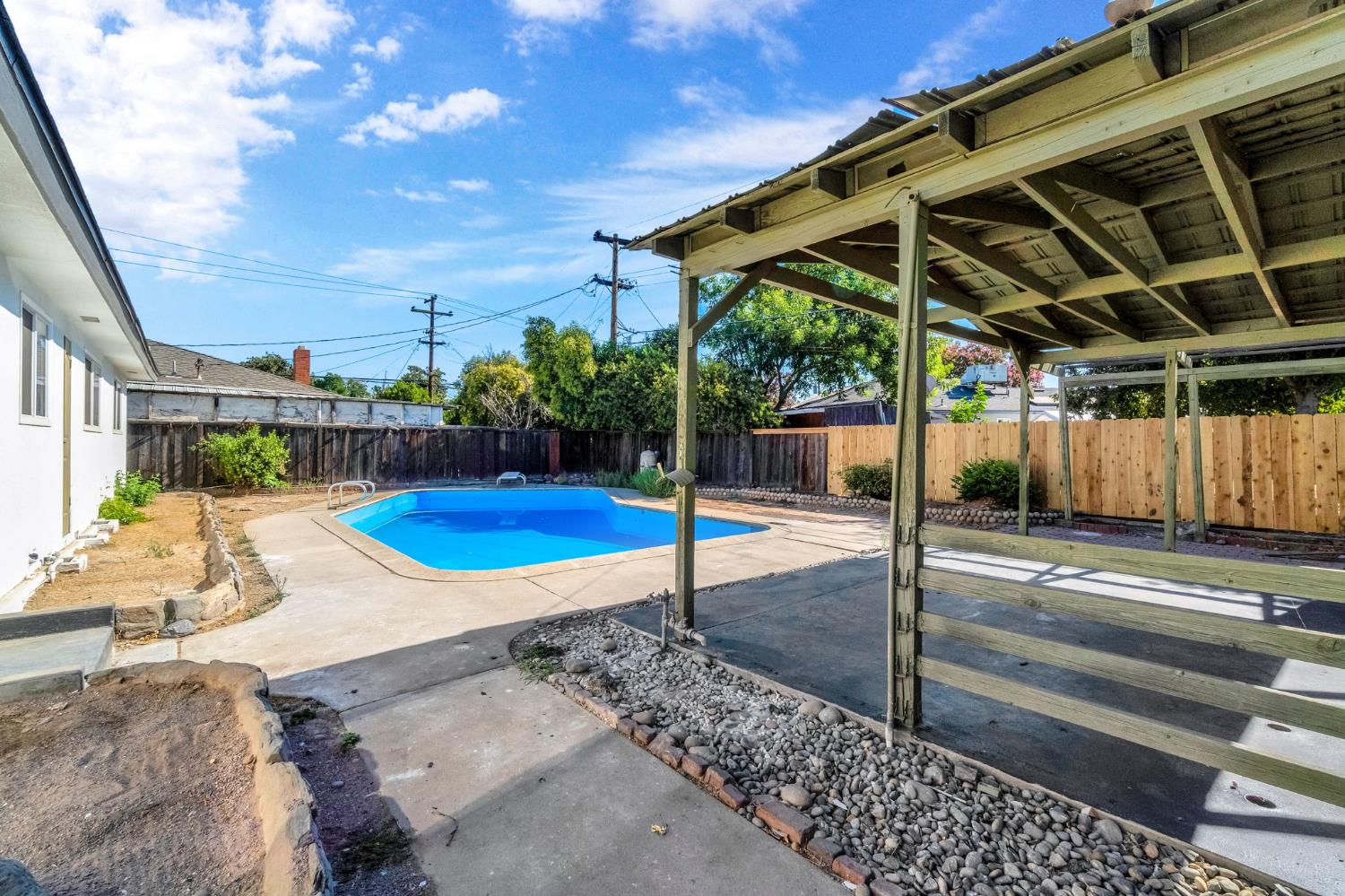 5186 N Callisch Ave, Fresno, CA 93710