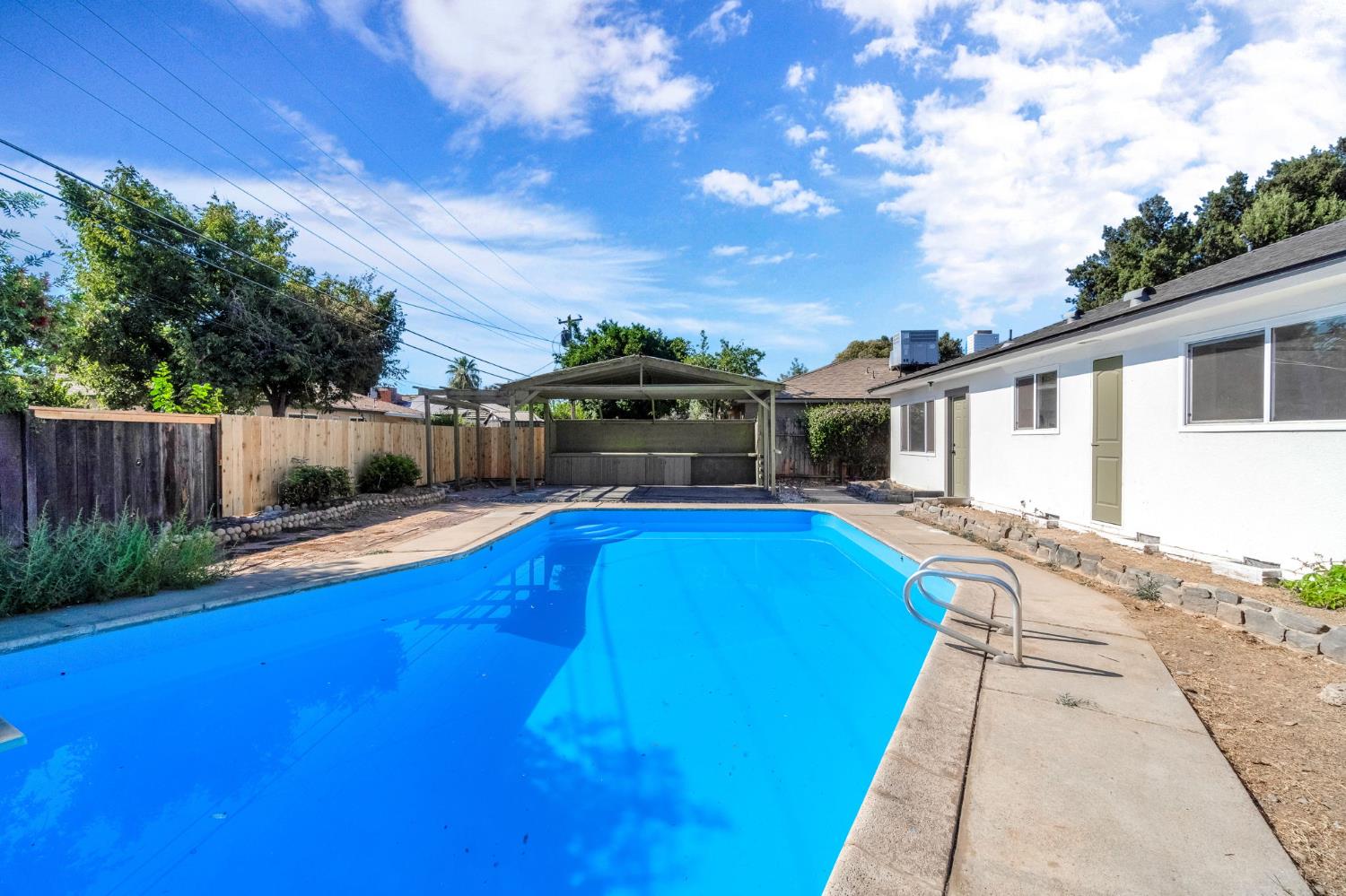 5186 N Callisch Ave, Fresno, CA 93710