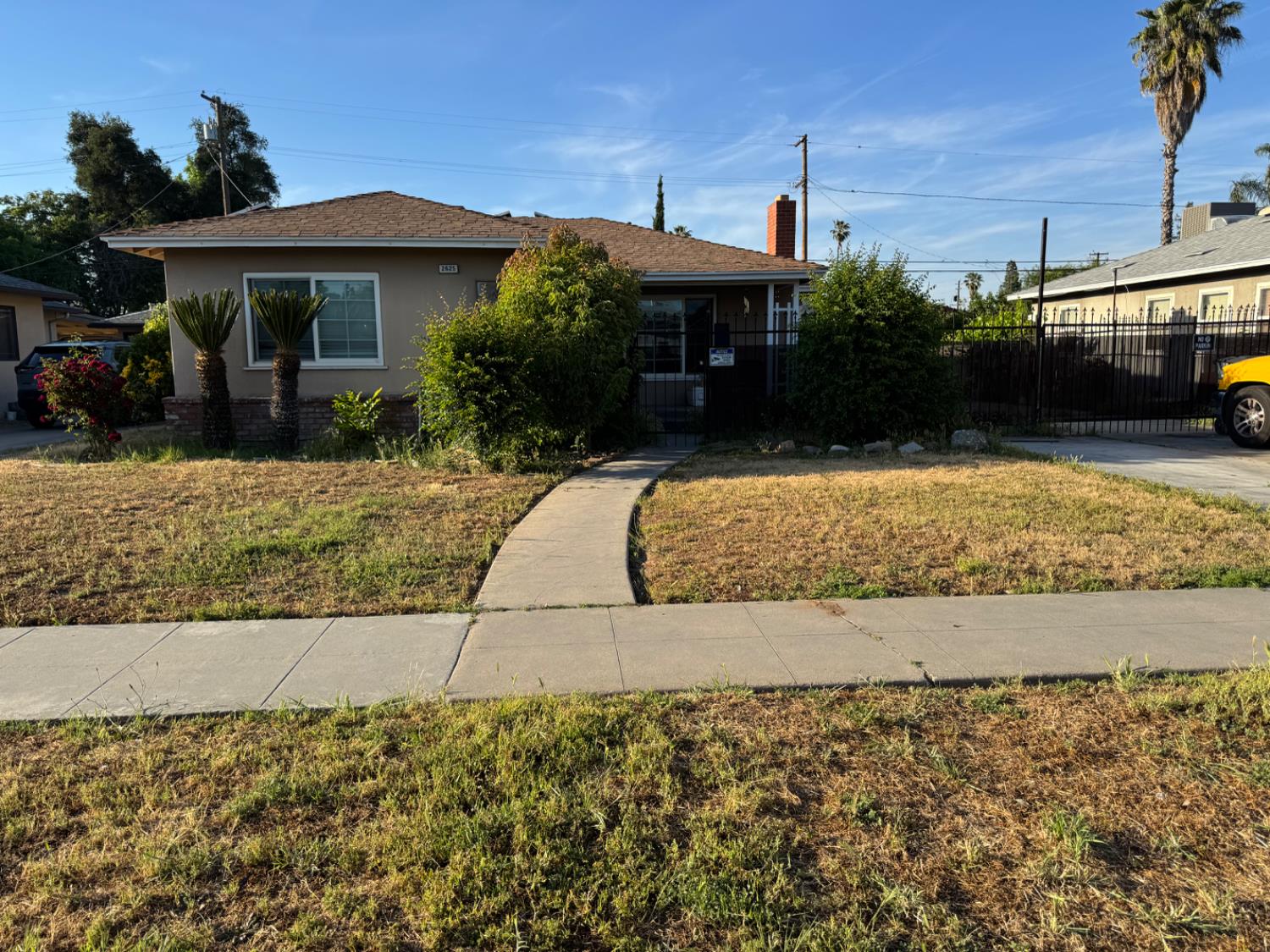 2625 E Michigan Ave, Fresno, CA 93703