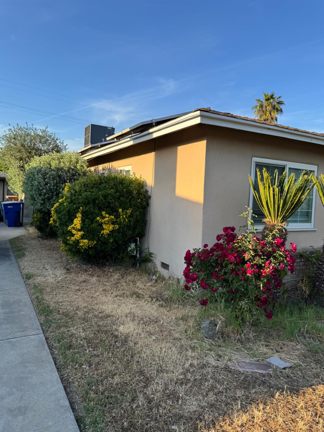 2625 E Michigan Ave, Fresno, CA 93703