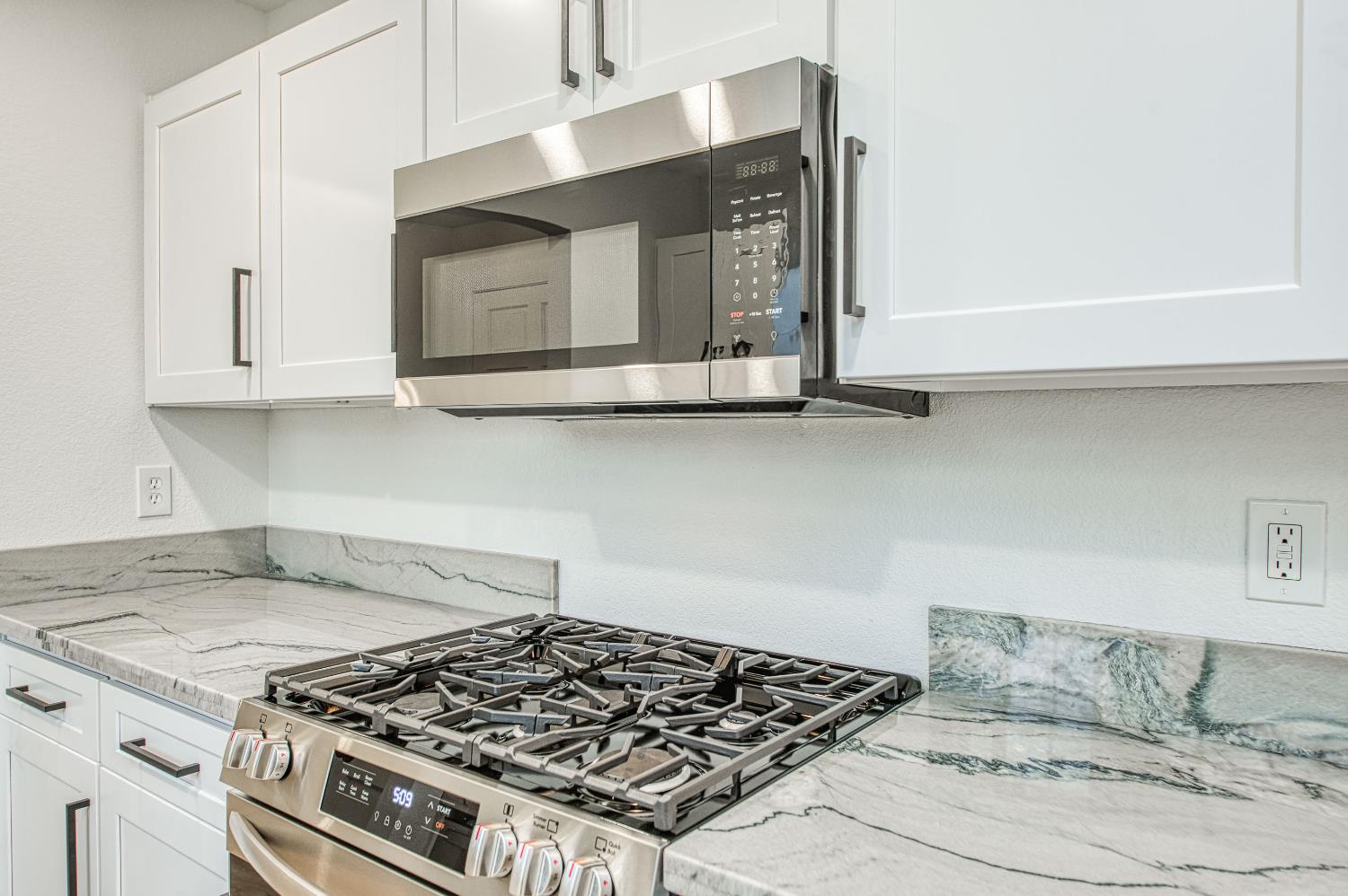 3526 Olive St, Selma, CA 93662