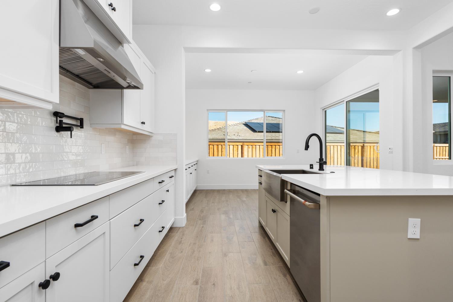 4527 Iron Creek Ct, Friant, CA 93626